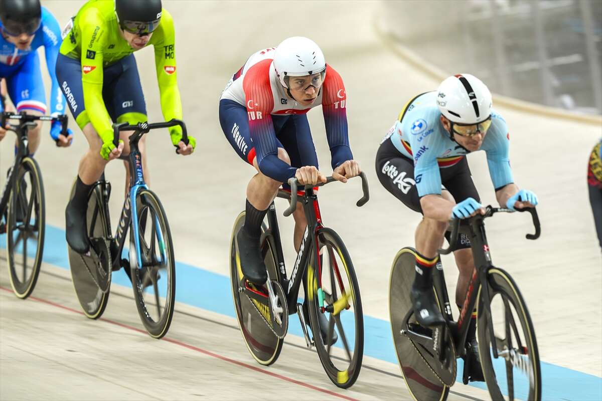 Konya Olimpik Veledromu’nda üçüncü gün yarışları başladı 14